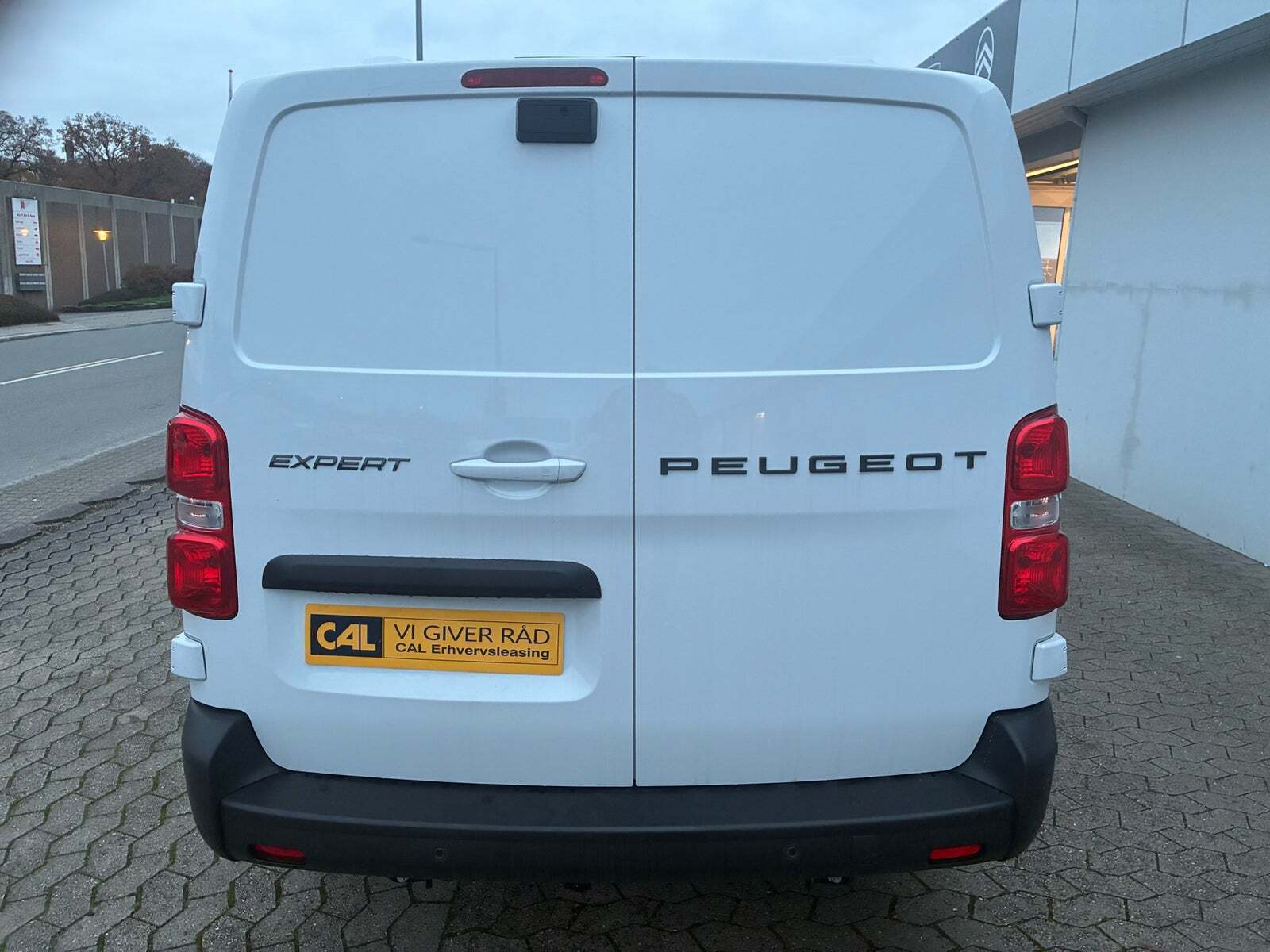 Peugeot Expert 2,0 BlueHDi 144 L3 Ultimate EAT8 Van