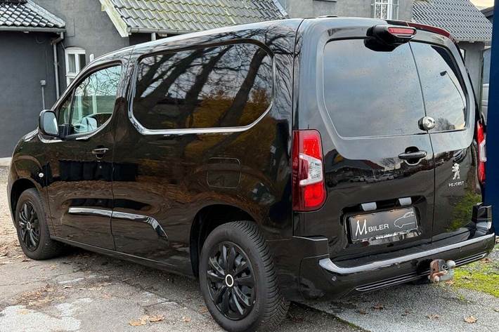 Sort Peugeot Partner fra 2019