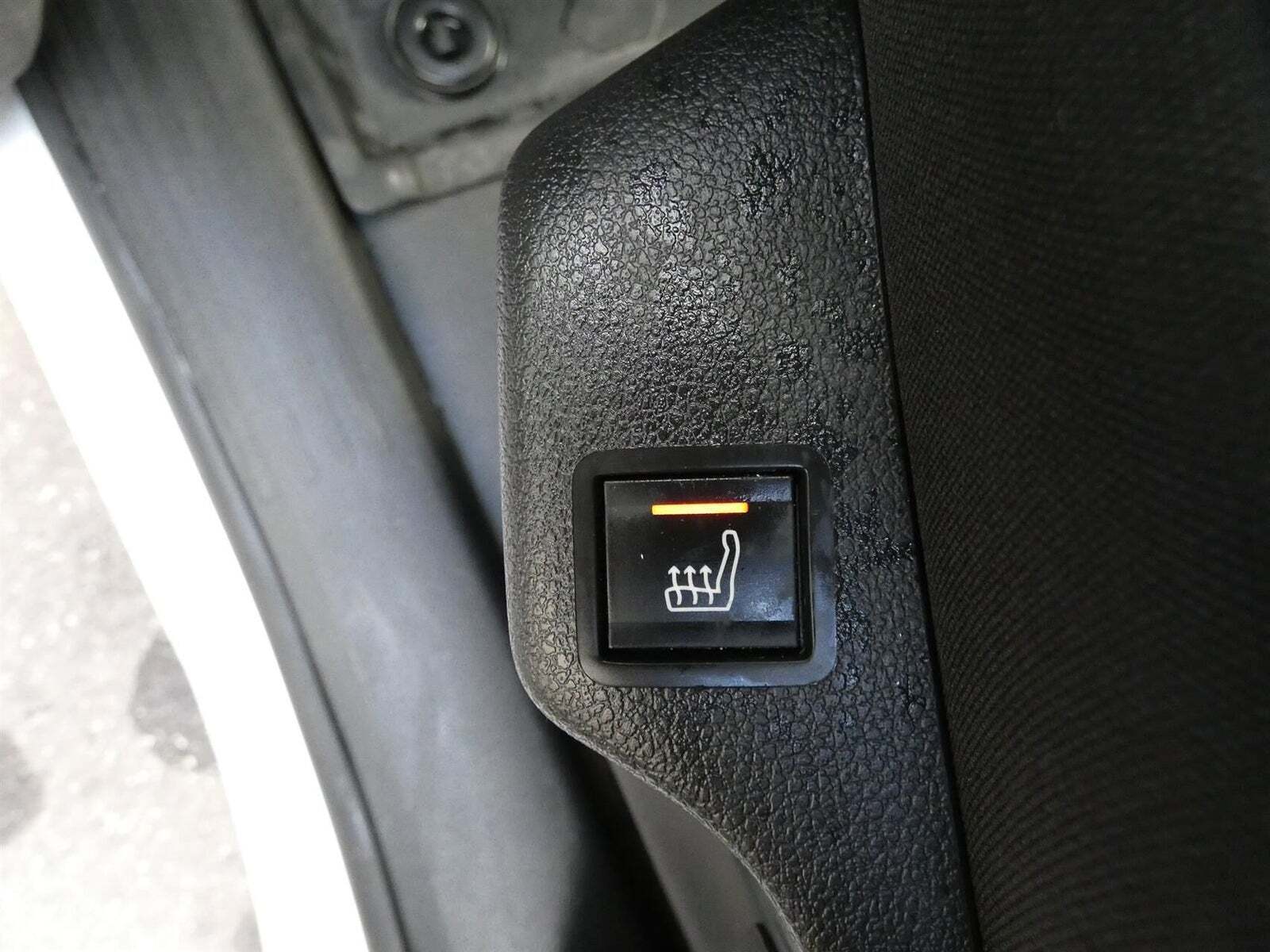 Hvid Peugeot Partner fra 2021