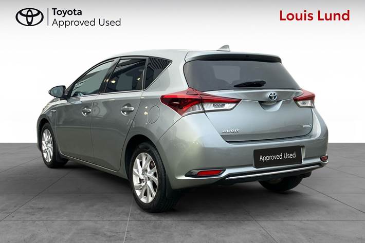 Grå Toyota Auris fra 2017