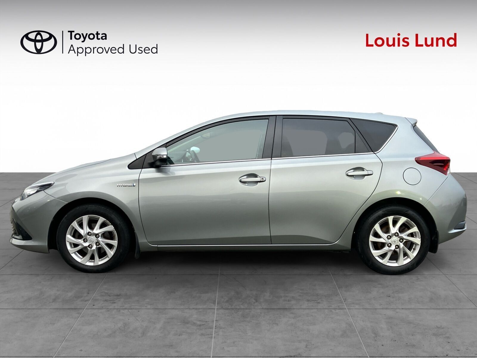 Grå Toyota Auris fra 2017