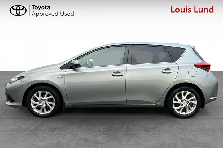 Grå Toyota Auris fra 2017