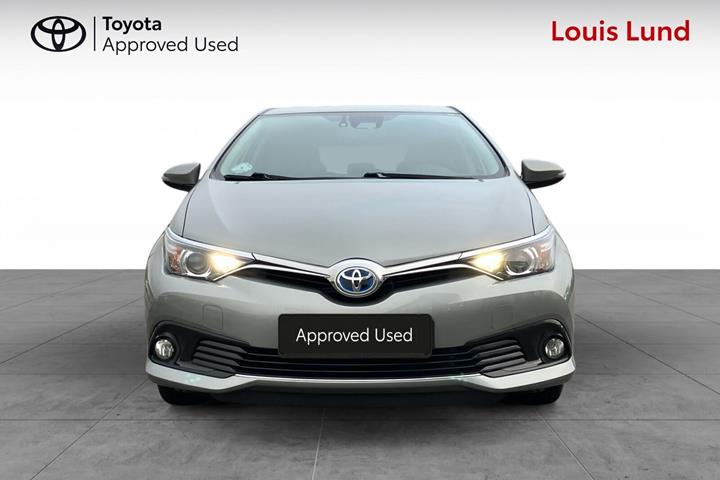 Grå Toyota Auris fra 2017