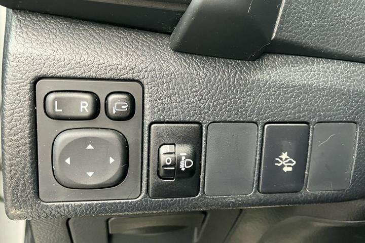 Grå Toyota Auris fra 2017