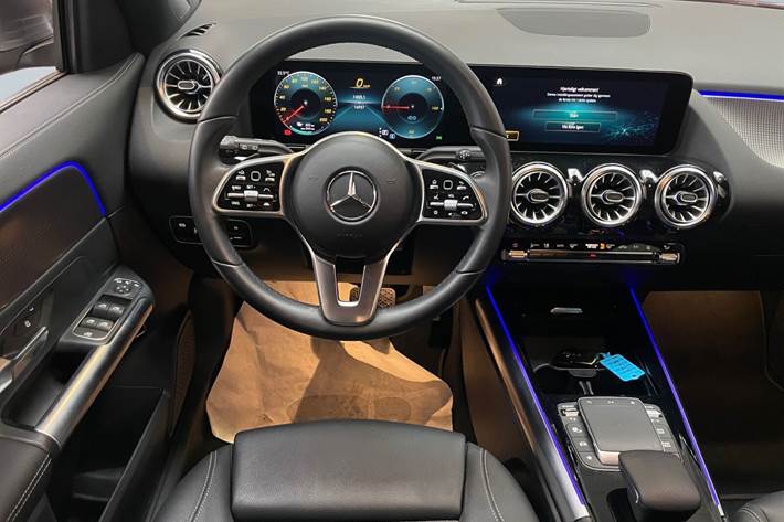 Grå Mercedes EQA250+ fra 2024