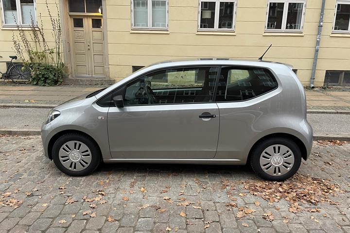 Grå VW UP! fra 2015