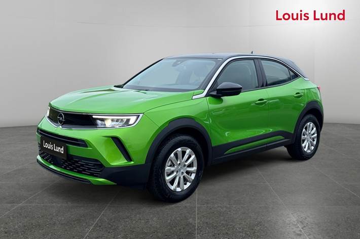 Grøn Opel Mokka-e fra 2023 set udefra