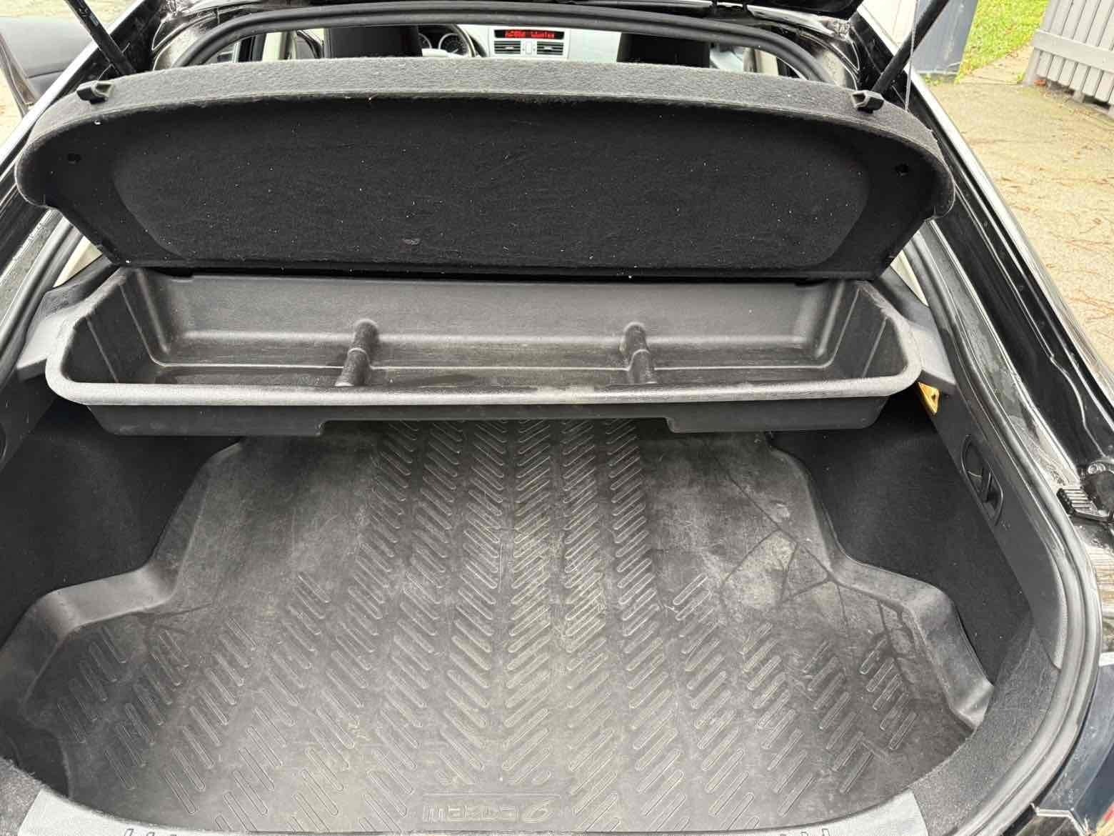 Sort Mazda 6 fra 2008