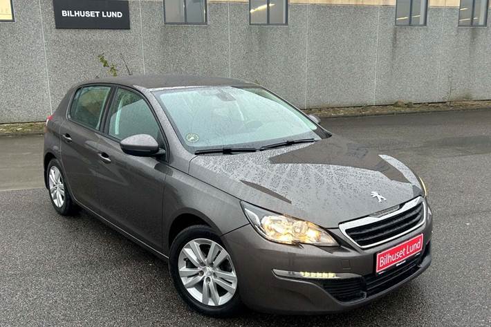 Brun Peugeot 308 fra 2016