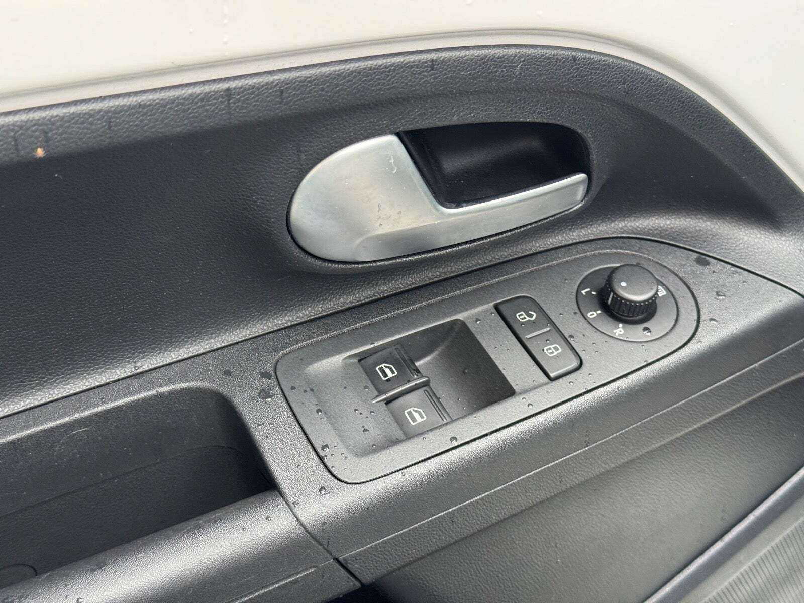 Hvid VW UP! fra 2019