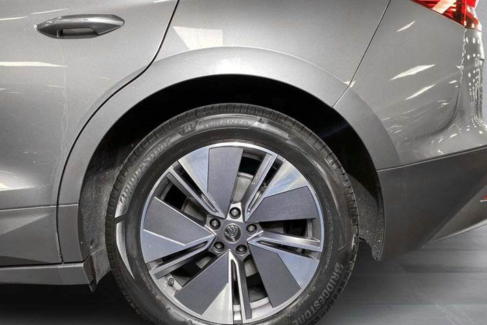 Grå Skoda Enyaq fra 2022