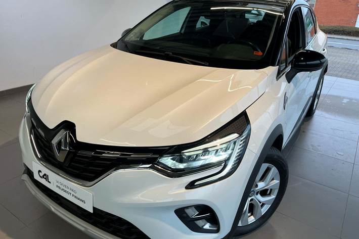 Hvid Renault Captur fra 2020 set udefra