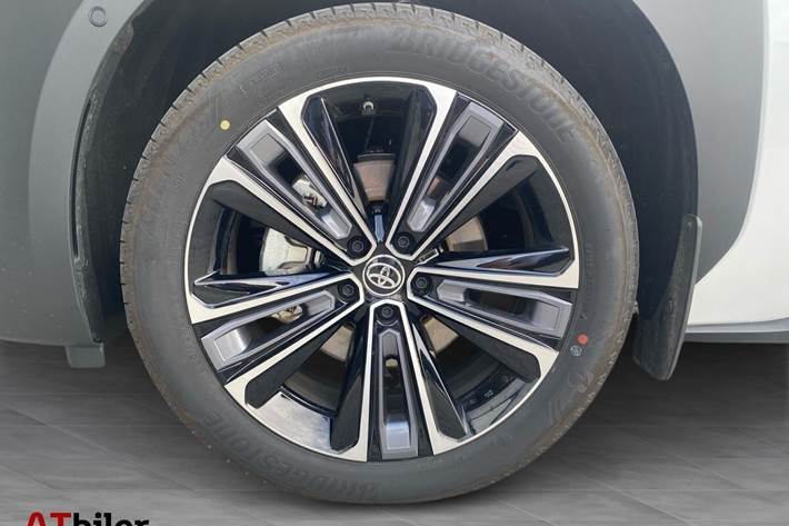 Hvid Toyota BZ4X fra 2025