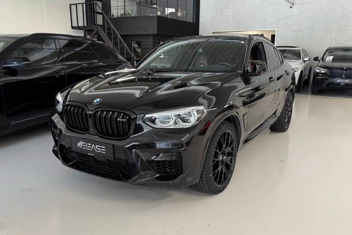 Sort BMW X4 fra 2020 set udefra