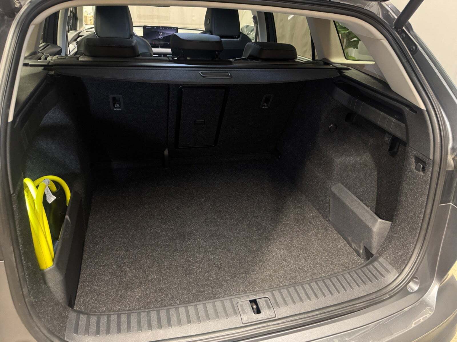 Grå Skoda Enyaq fra 2024