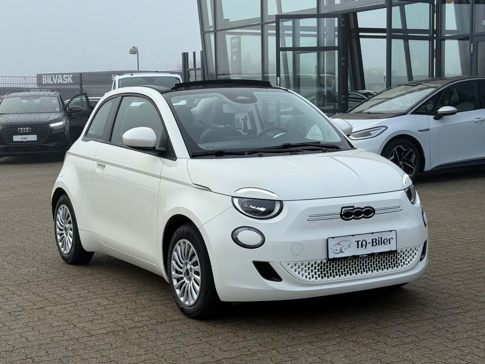 Fiat 500e 42 Icon Cabrio
