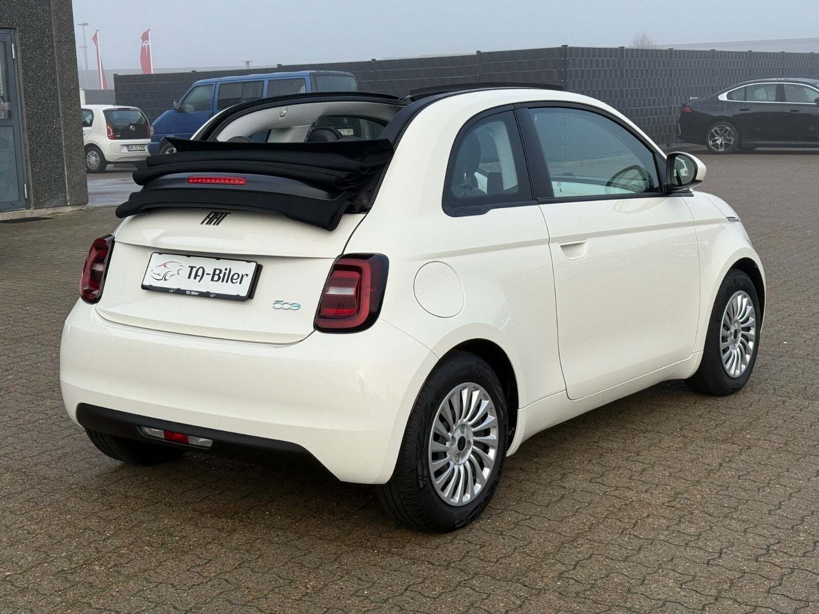 Fiat 500e 42 Icon Cabrio