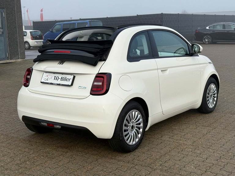 Fiat 500e 42 Icon Cabrio