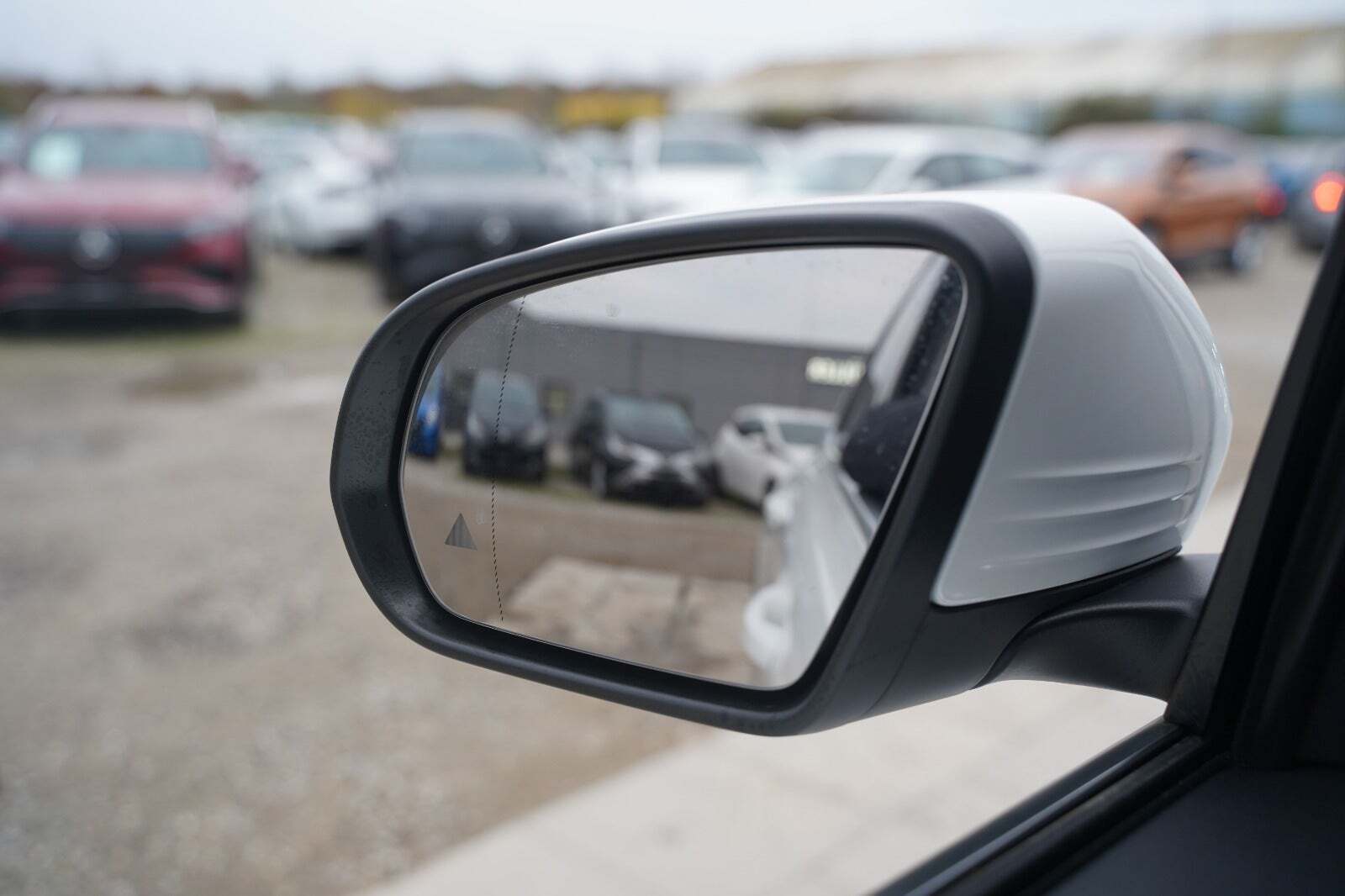 Hvid Mercedes EQB250+ fra 2024