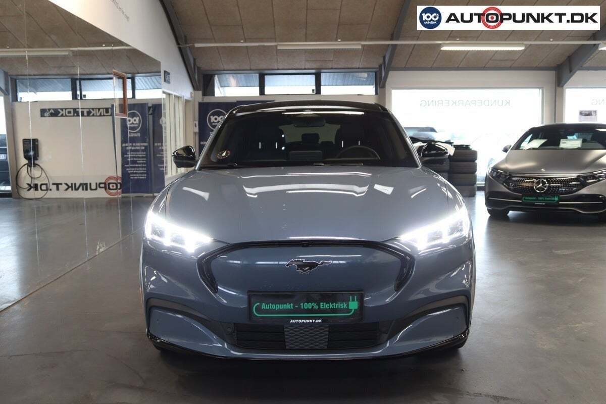 Ford Mustang Mach-E 75 Standard Range AWD