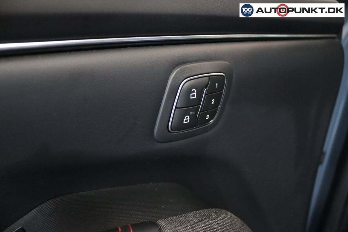 Ford Mustang Mach-E 75 Standard Range AWD