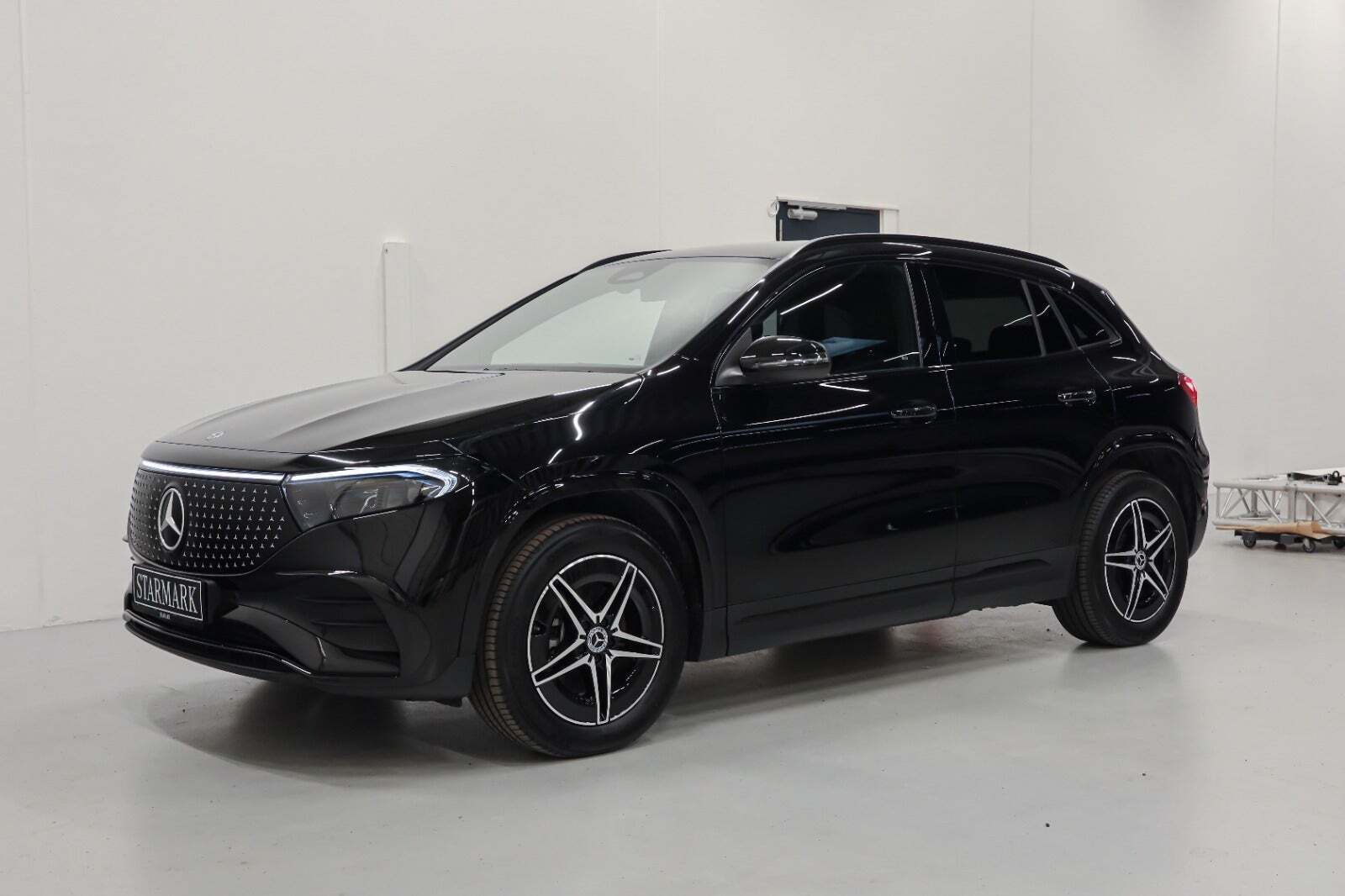 Sort Mercedes EQA250+ fra 2024
