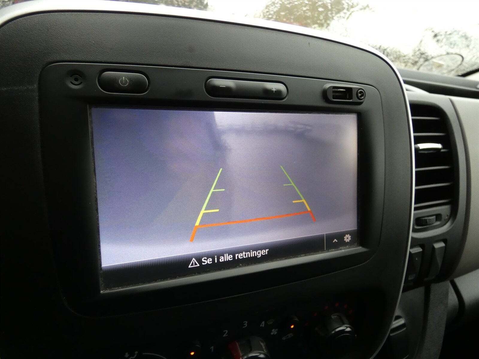 Hvid Renault Trafic T29 fra 2019