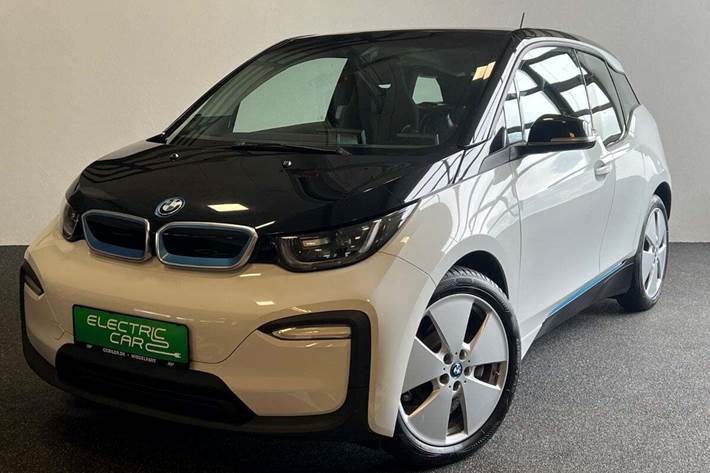Hvid BMW i3 fra 2018 set udefra