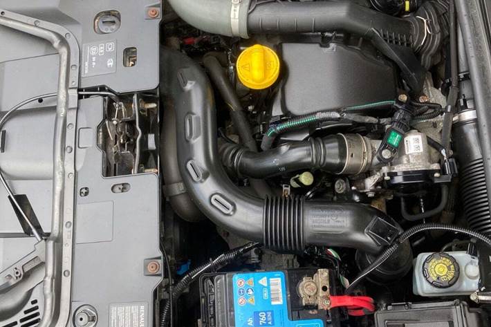 Sølv Renault Clio IV fra 2015