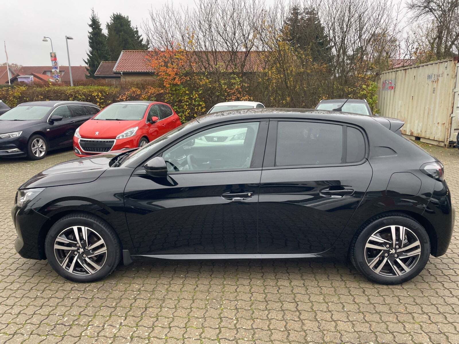 Sort Peugeot 208 fra 2020