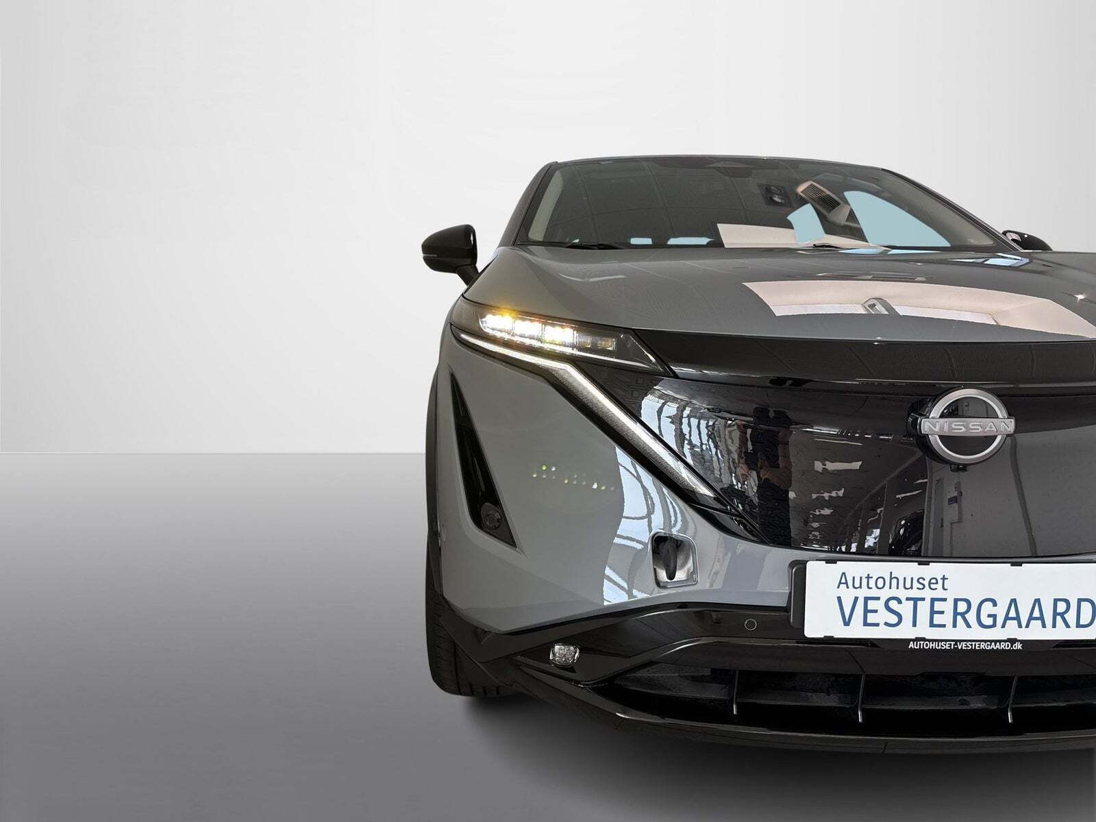 Grå Nissan Ariya fra 2024