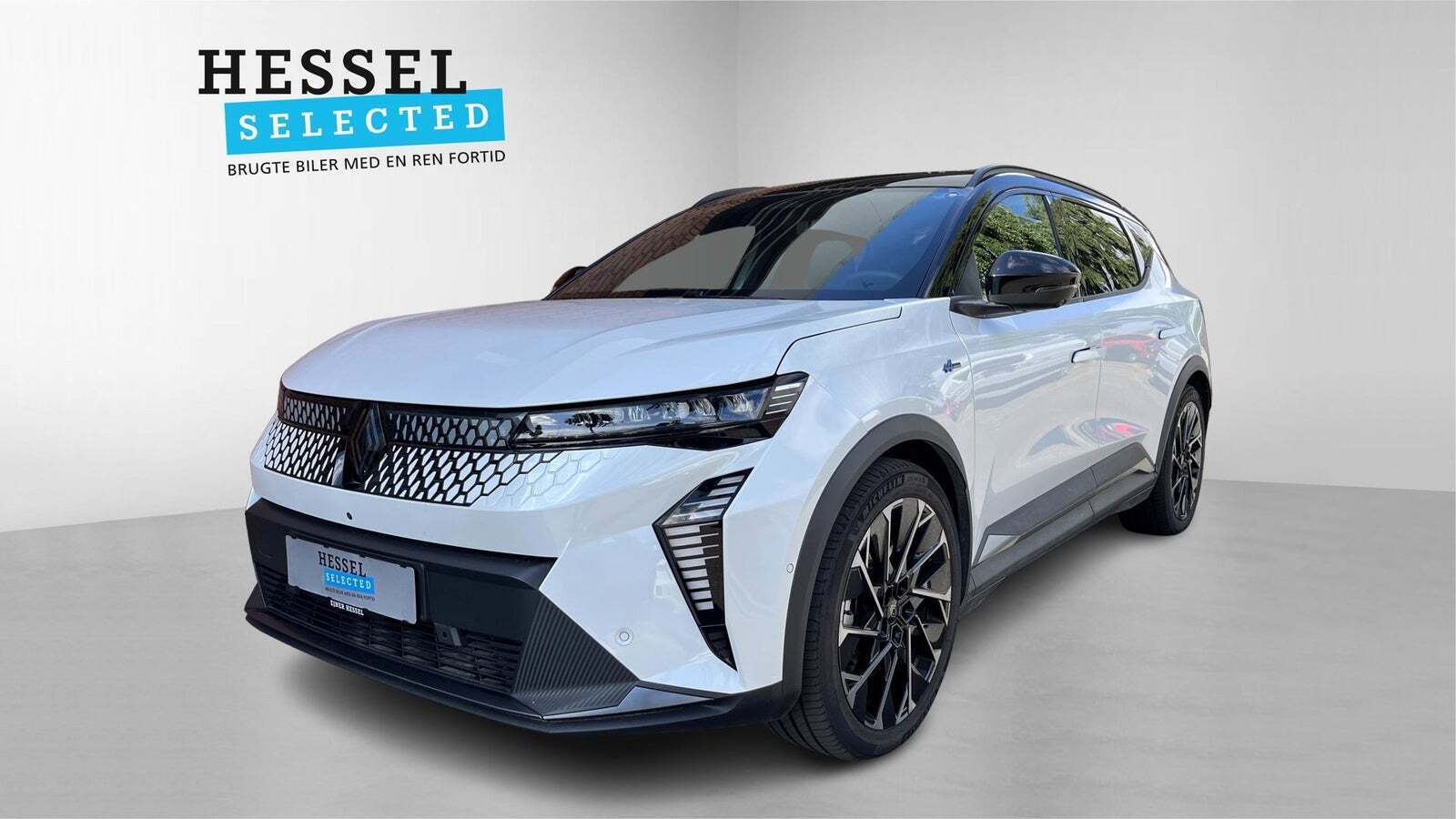 Sort Renault Scenic E-Tech fra 2024 set udefra