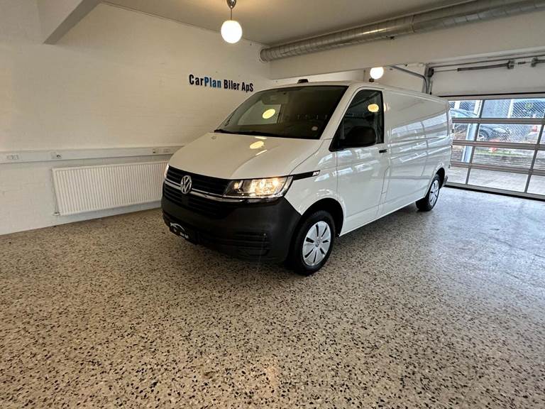 VW Transporter 2,0 TDi 110 Kassevogn lang