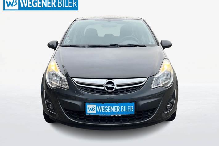 Grå Opel Corsa fra 2012