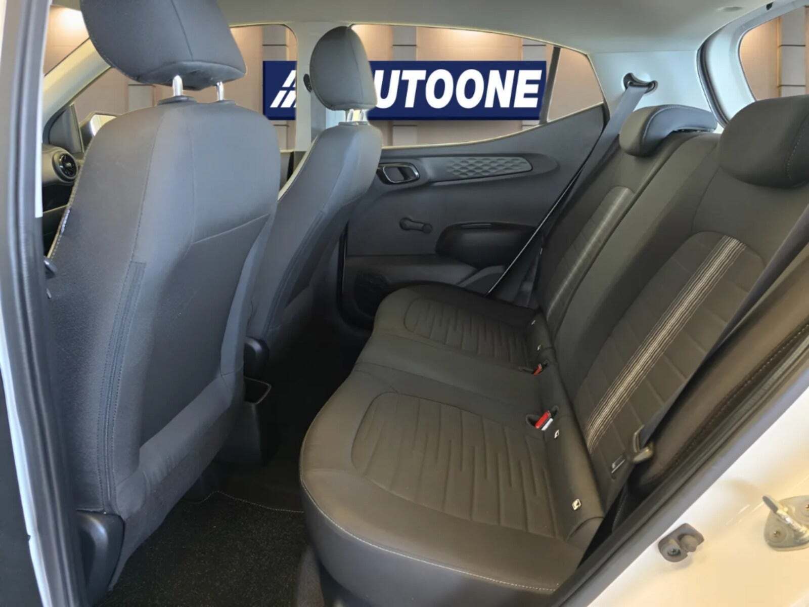 Hvid Hyundai i10 fra 2022