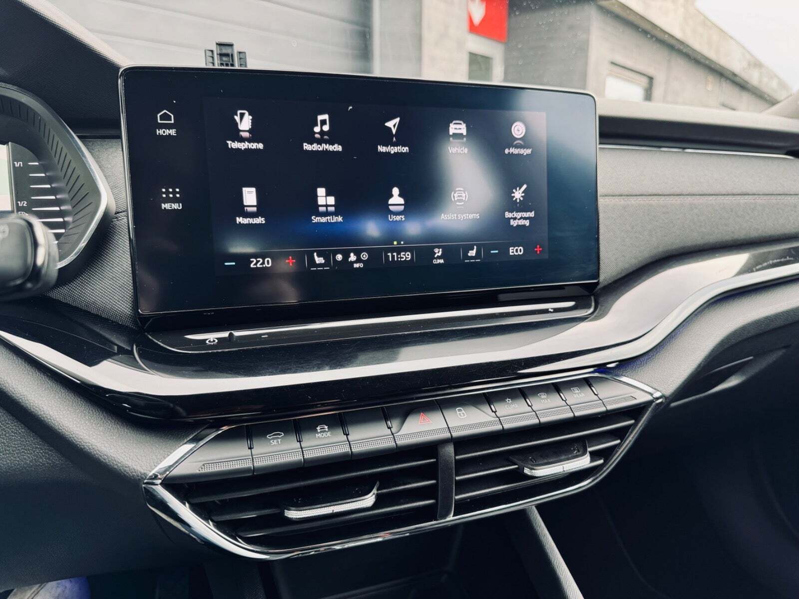 Sort Skoda Octavia fra 2022