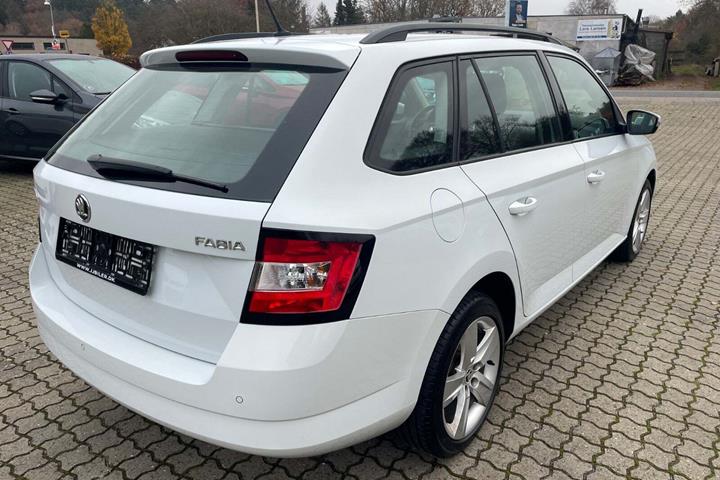 Hvid Skoda Fabia fra 2015