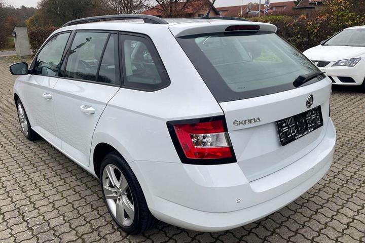 Hvid Skoda Fabia fra 2015