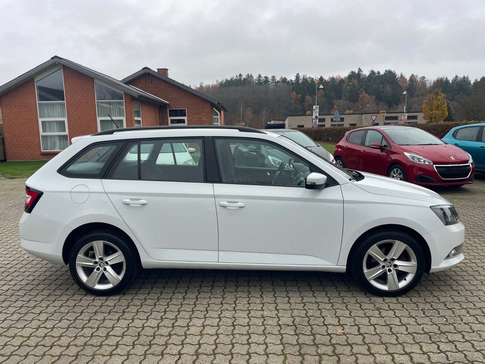 Hvid Skoda Fabia fra 2015