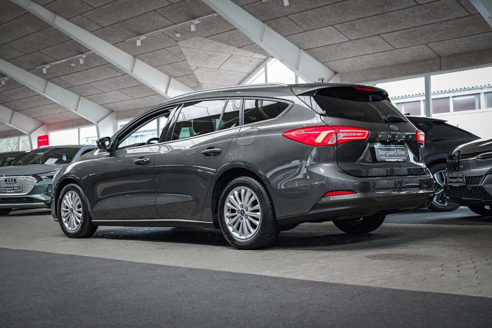 Grå Ford Focus fra 2021