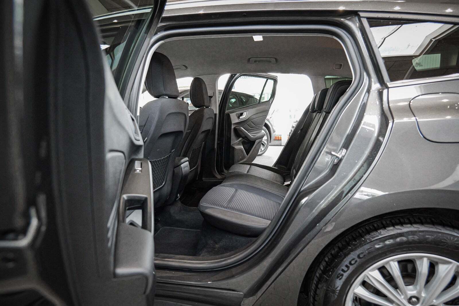 Ford Focus 1,0 EcoBoost mHEV Titanium stc.