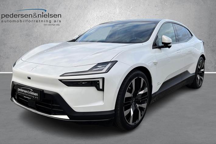 Hvid Polestar 4 fra 2025 set udefra