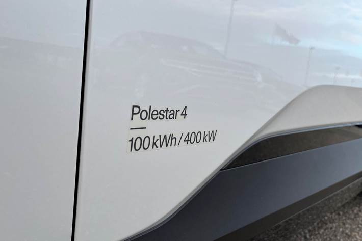 Hvid Polestar 4 fra 2025