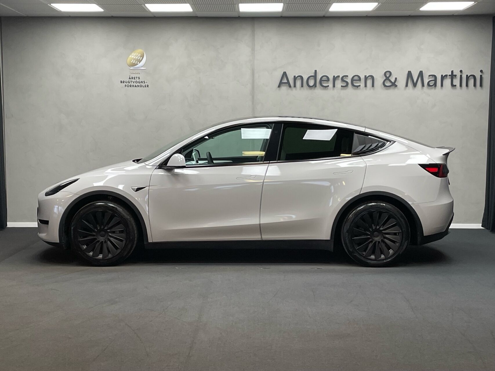 Tesla Model Y EL RWD 299HK 5d Aut.