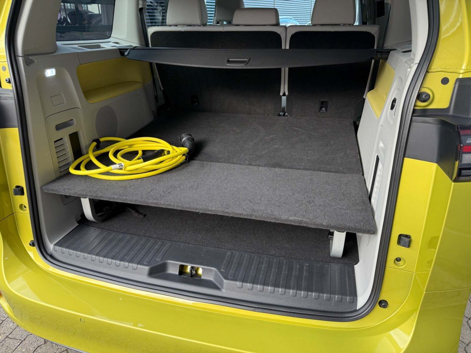 VW ID.Buzz 77 Pro SWB