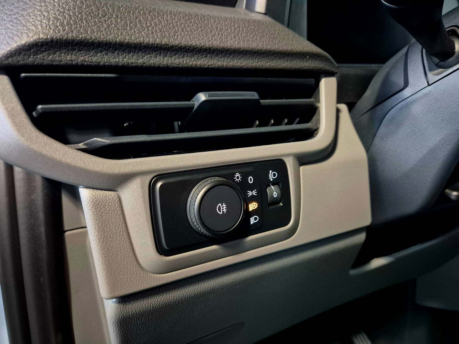 Hvid VW e-Transporter fra 2025
