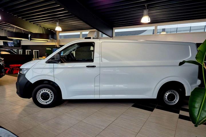 Hvid VW e-Transporter fra 2025