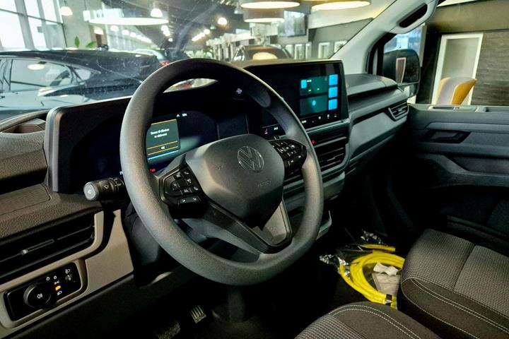 Hvid VW e-Transporter fra 2025