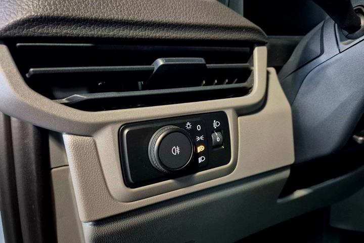 Hvid VW e-Transporter fra 2025