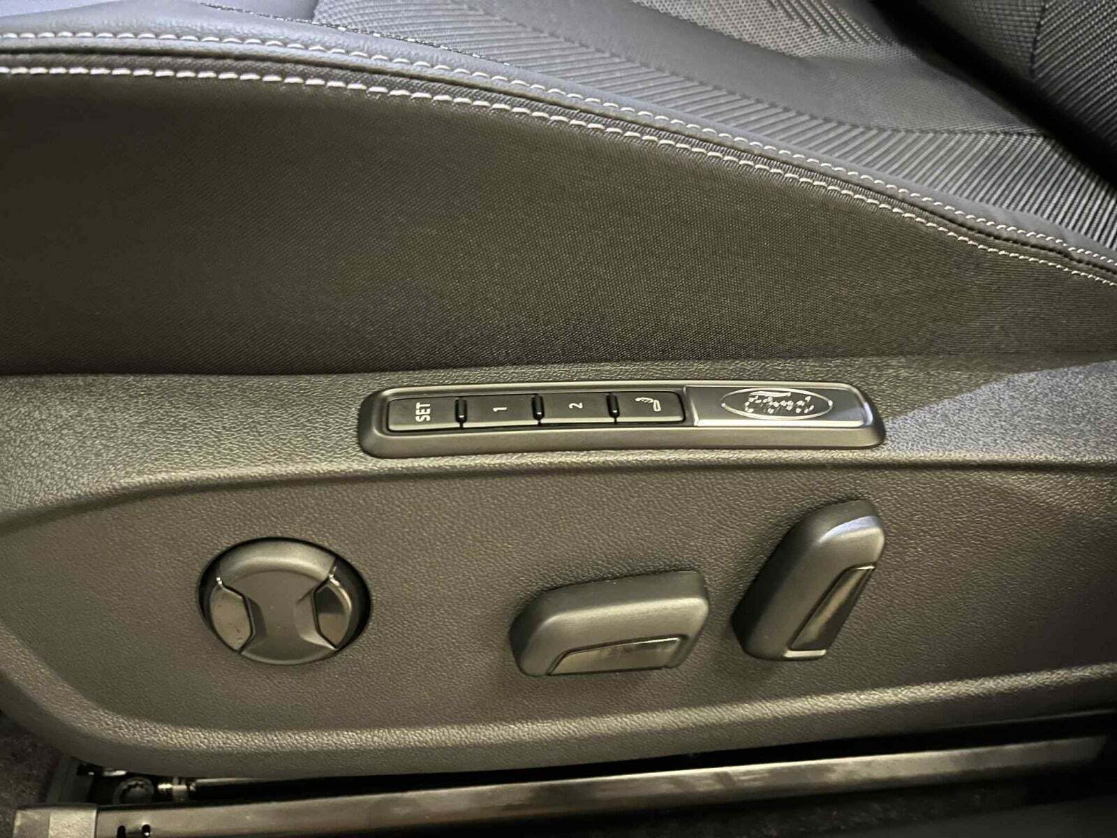 Hvid Ford Explorer fra 2025